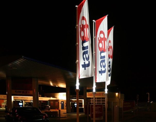 Fahnen-Beleuchtung Fahnenmast FlagLight Tankstelle Ttango